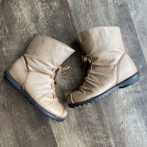 Women’s brown bootie in faux leather size 8.5. - Picture 1 of 9